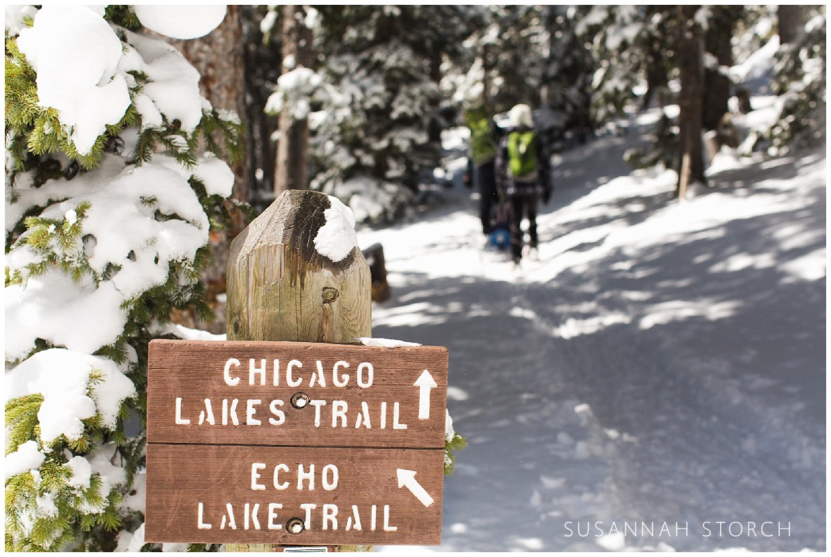 signage for trails to chicago lakes and echo lakes