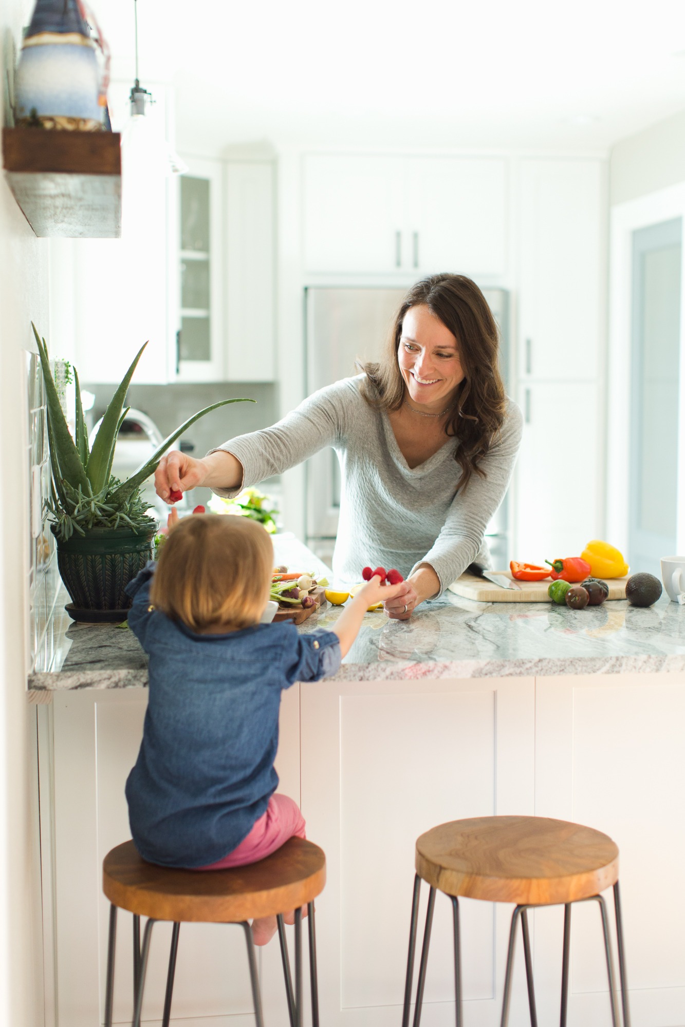 lifestyle photo of nutrition consultant in kitchen